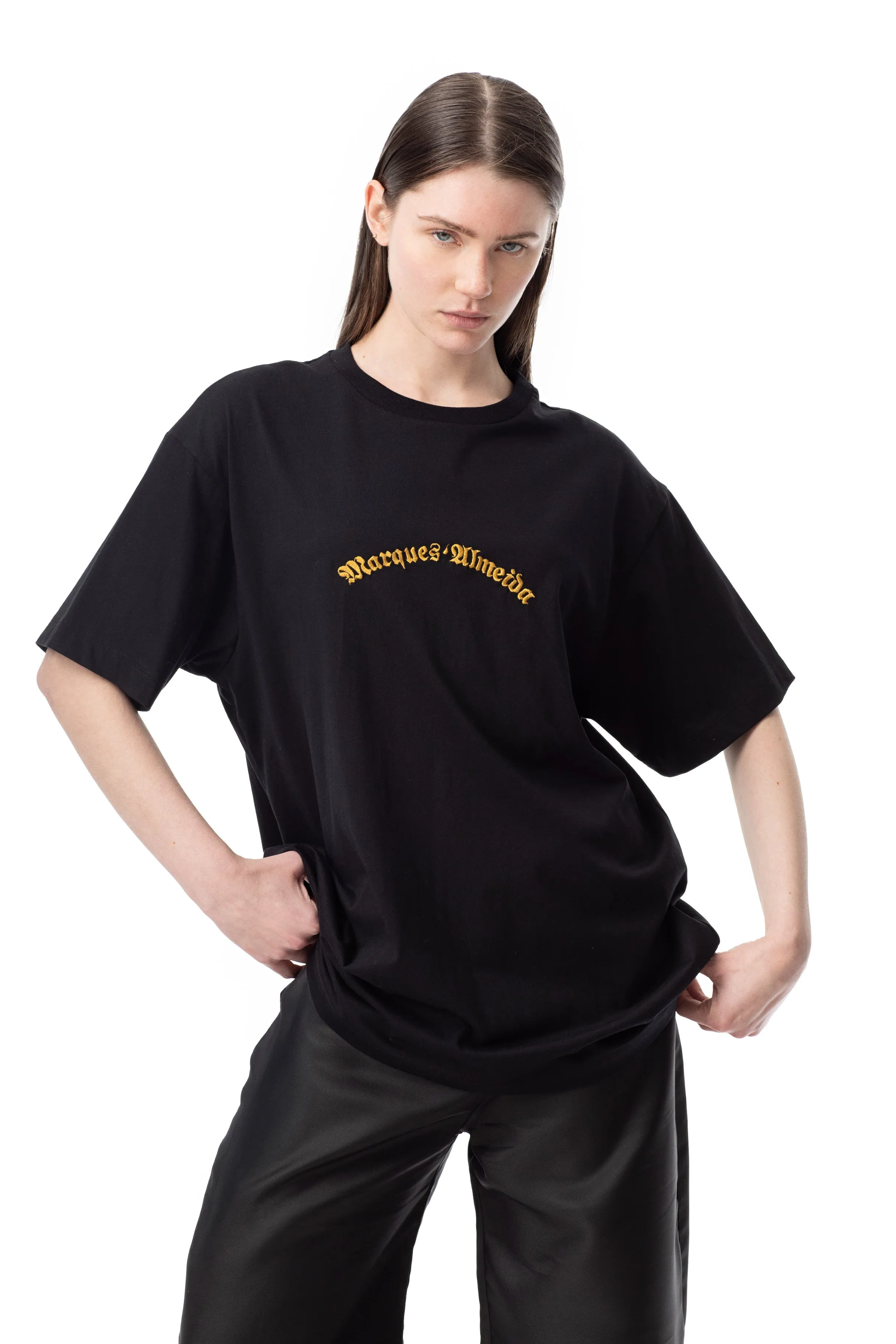 BLACK OVERSIZED T-SHIRT WITH GOLD LOGO