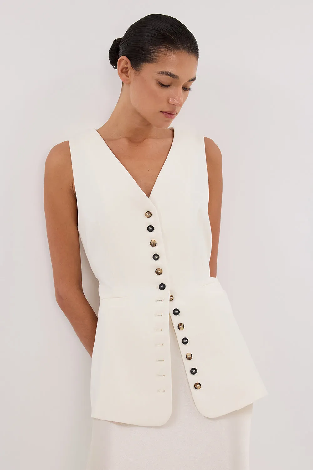 DEMI CREAM LONGLINE VEST