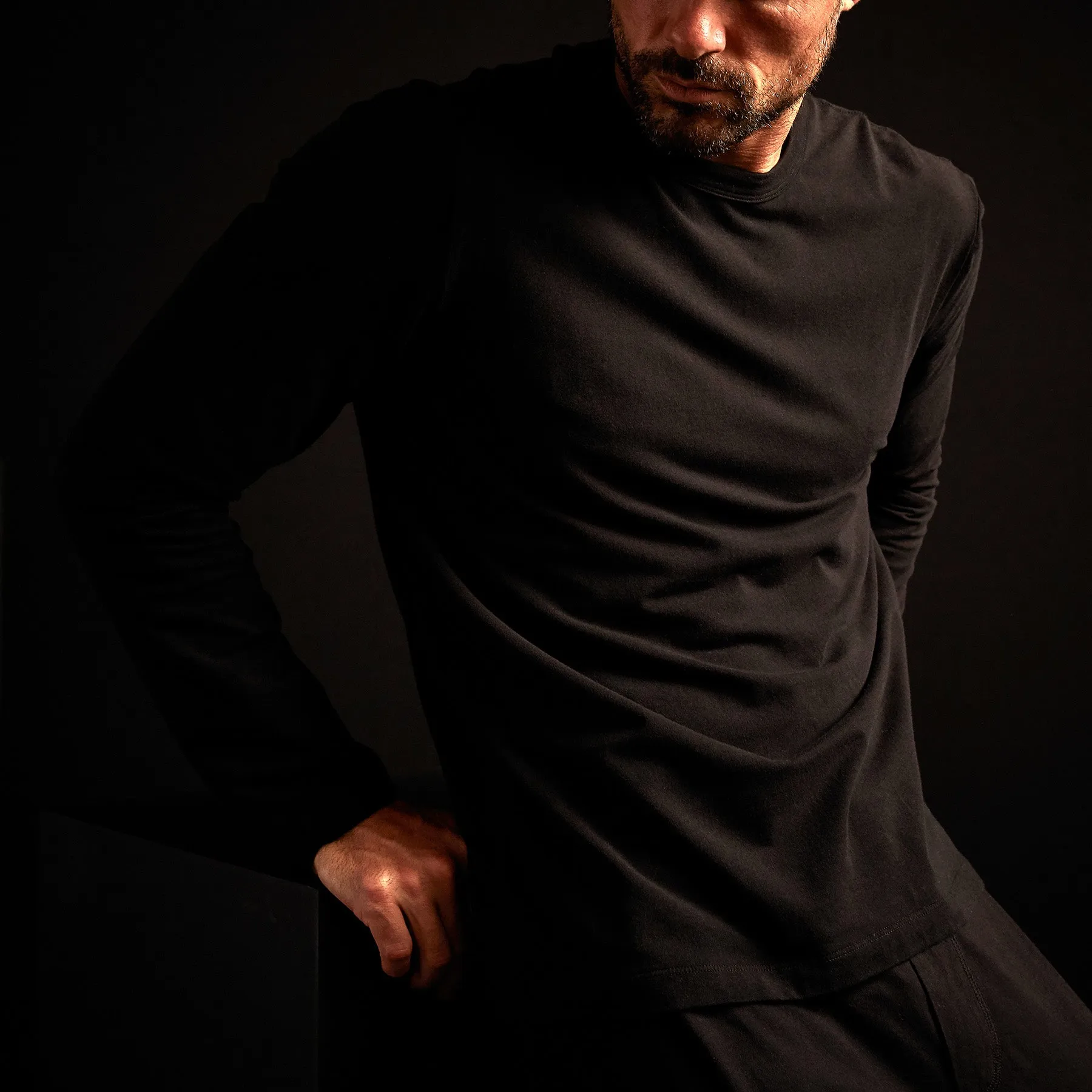 Elevated Lotus Jersey Lounge Crew - Black