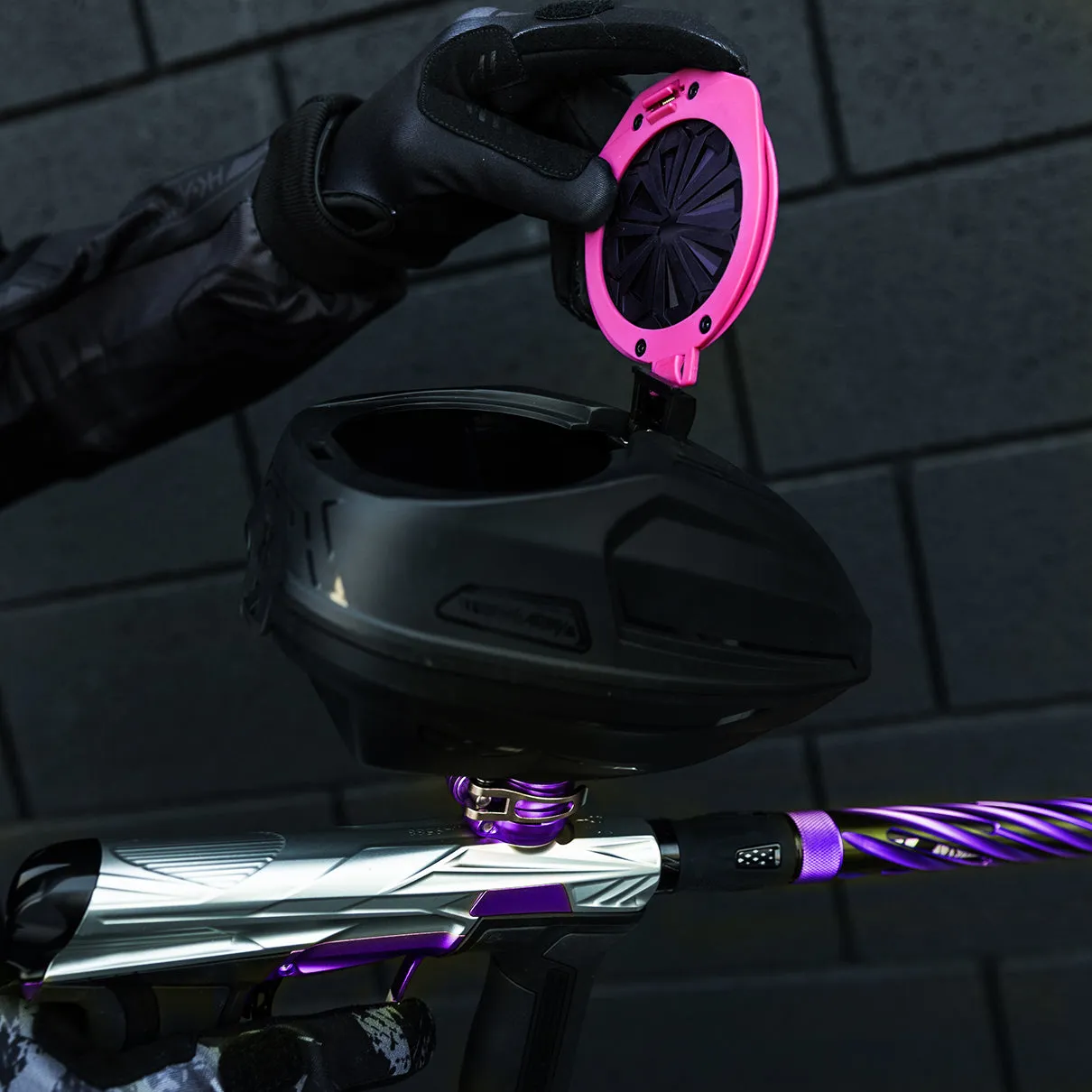 Sonic PLUS Loader - Black/Neon Pink