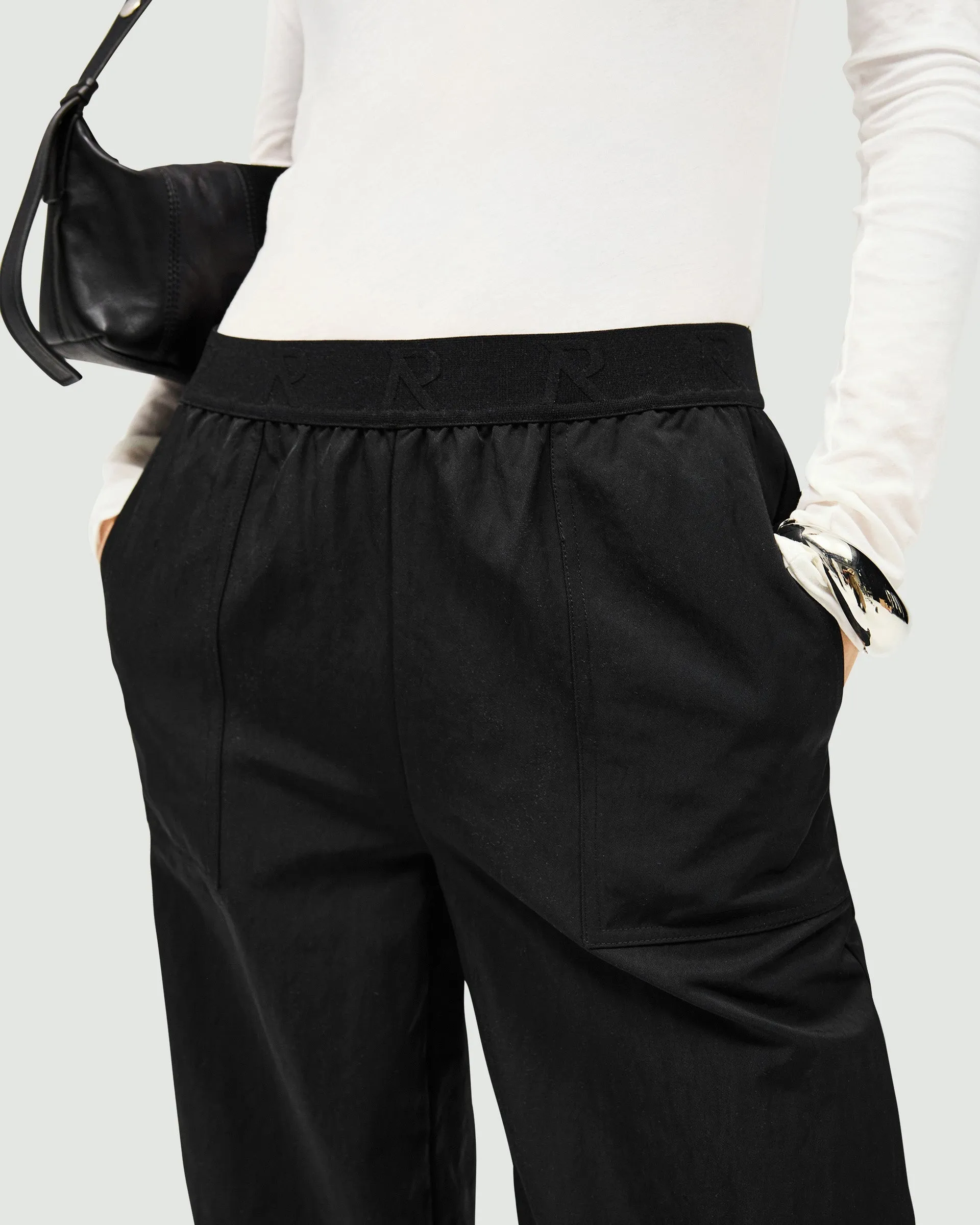 Subway Jogger - Jet Black