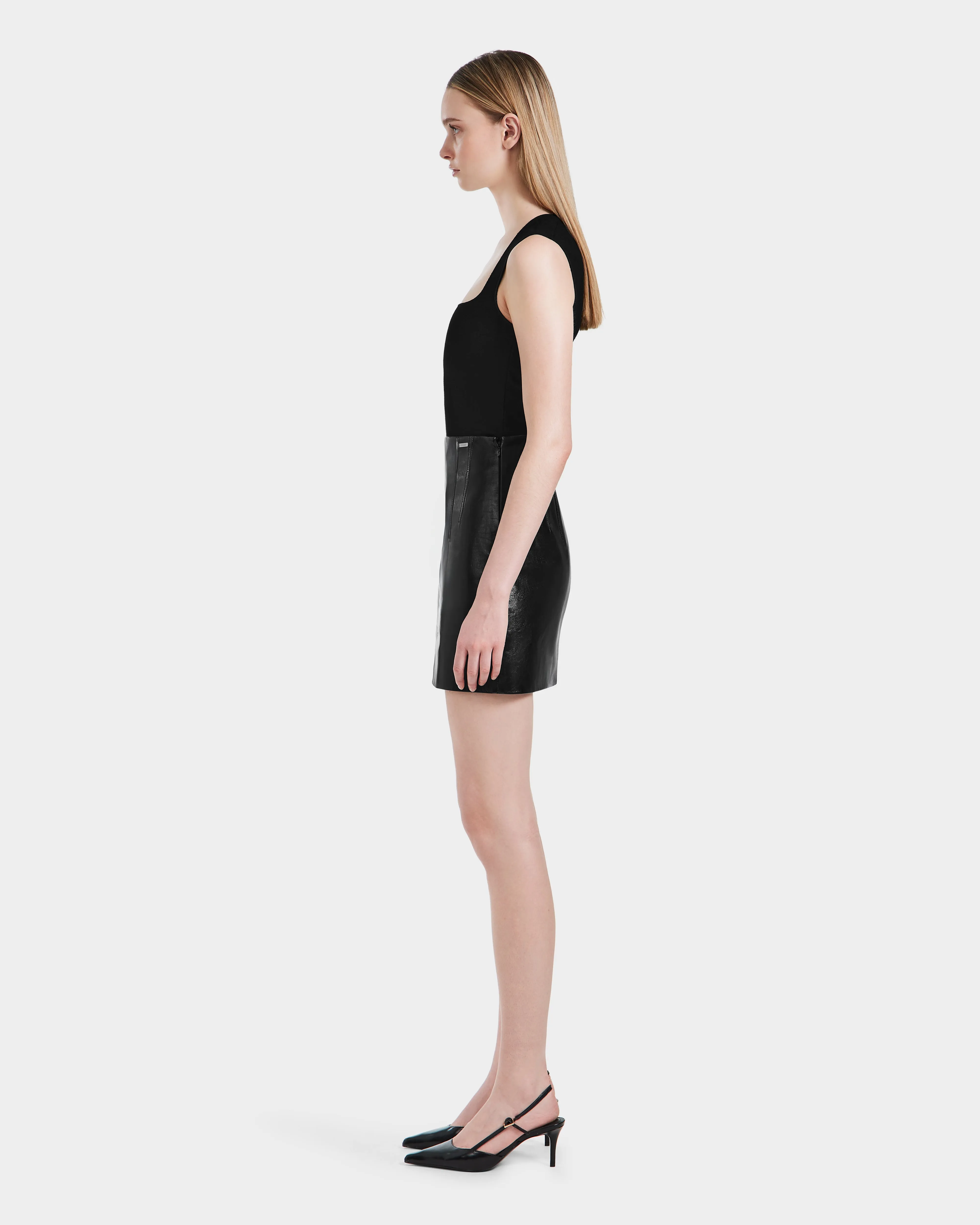 TIA - 8524612 Black