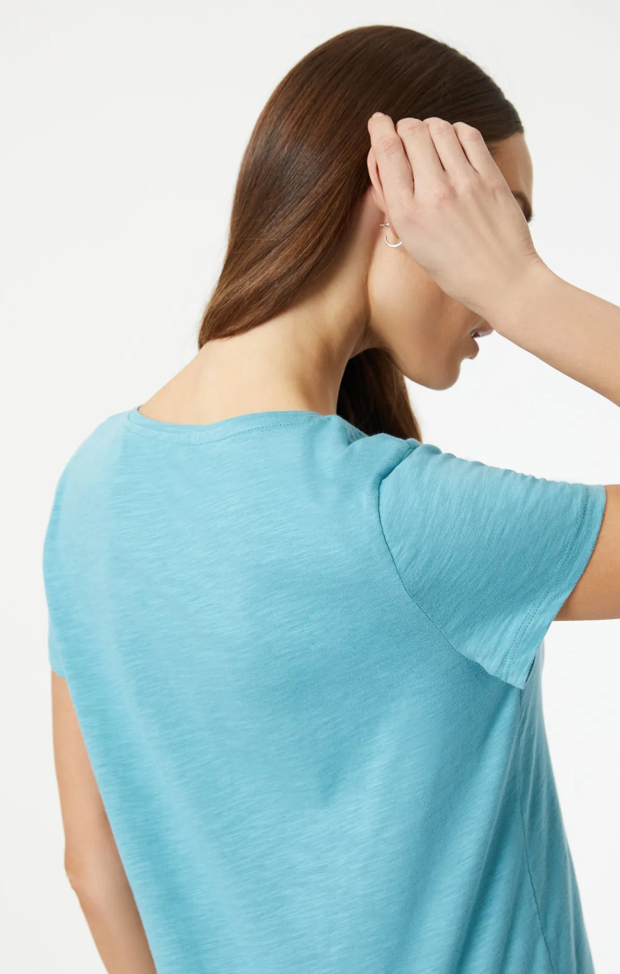 V-NECK T-SHIRT IN DUSTY TURQUOISE