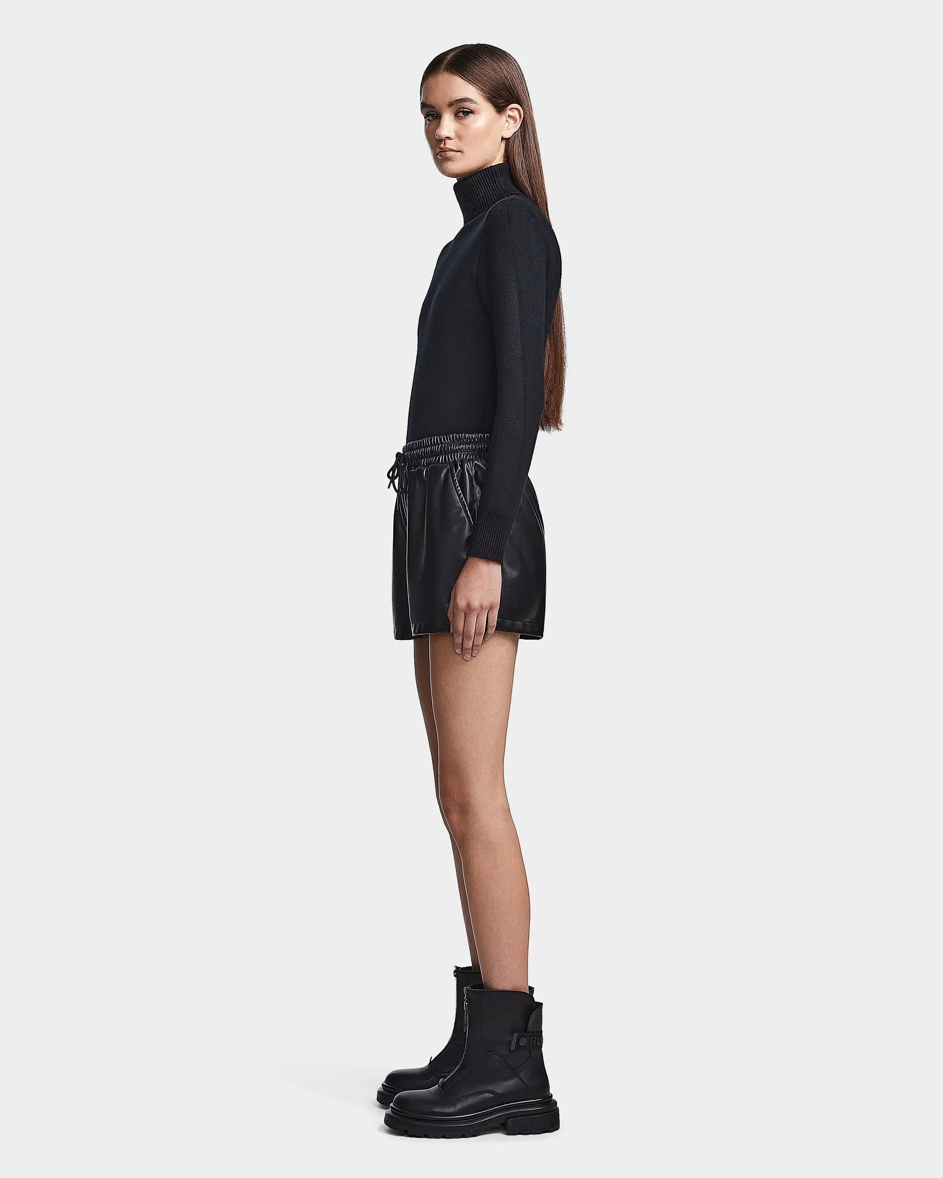 VANESSA - 8523026 BLACK