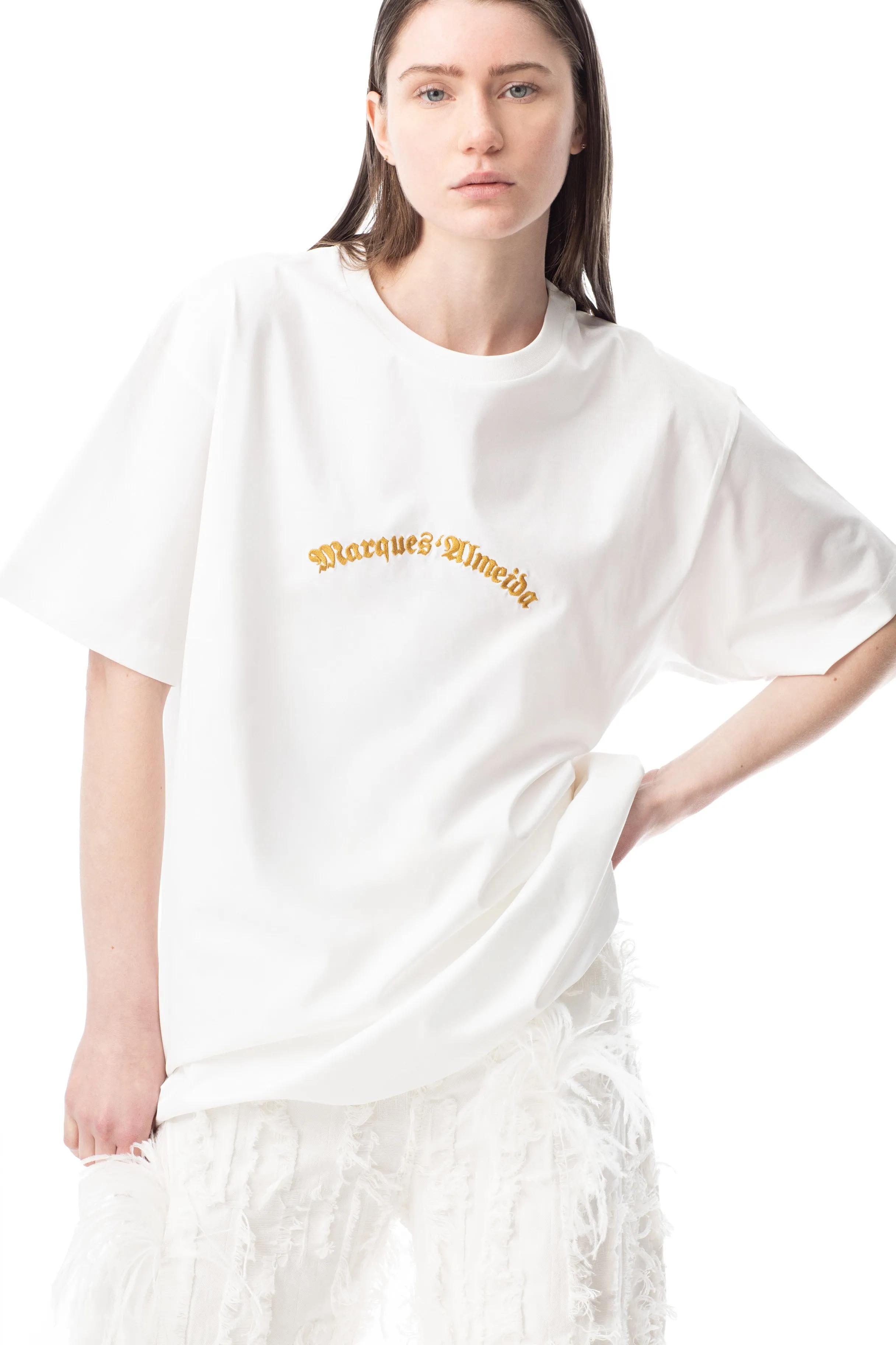 WHITE OVERSIZED T-SHIRT WITH GOLD LOGO