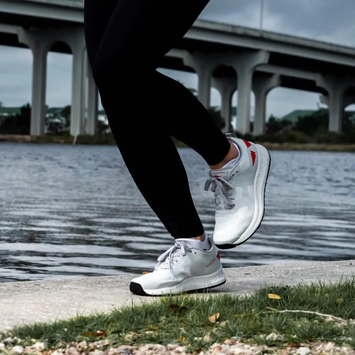 Women's Rough Runner - Light Grey   Red